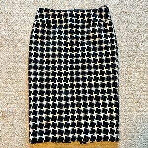 Lafayette 148 Houndstooth Pencil Skirt - size 4